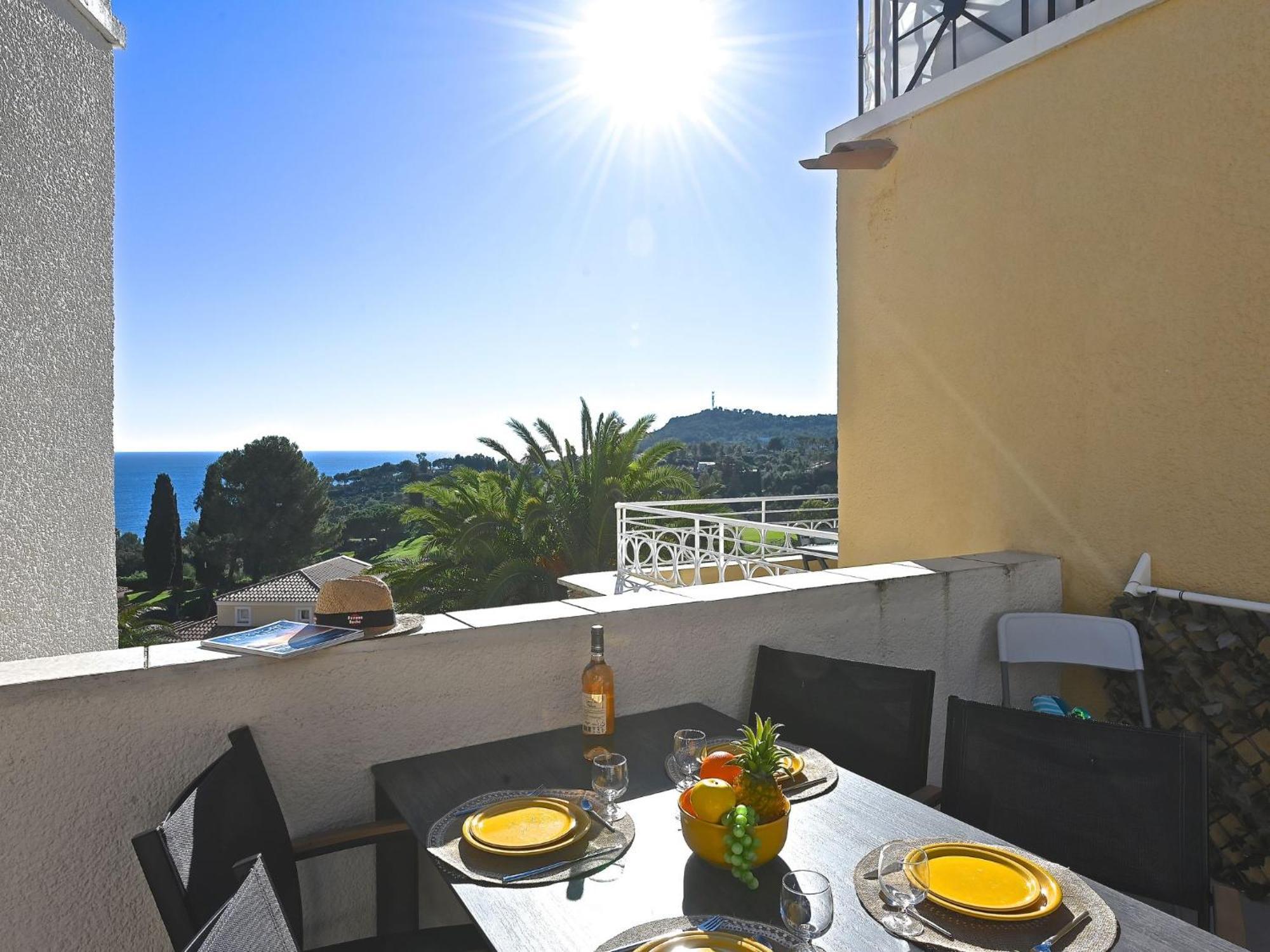 Apartment Village Cap Esterel - Le Village-52 By Interhome Saint-Raphaël
